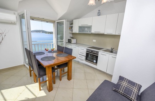 Podglavica Apartment | Apartments Silvana (23221-A4) - Rogoznica