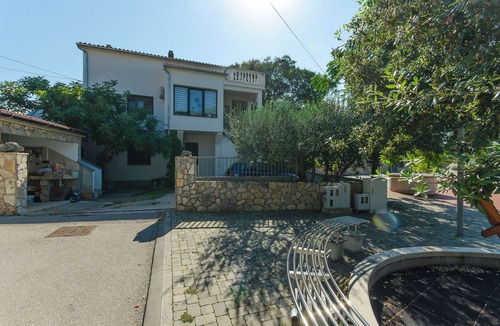 Pirovac Apartment | Apartments Snjezana (61211-A1) - Pirovac