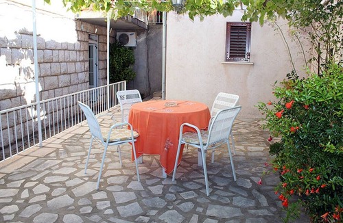 Gornji Kono House | Apartments Stella - One Bedroom Apartment with Terrace A1nn