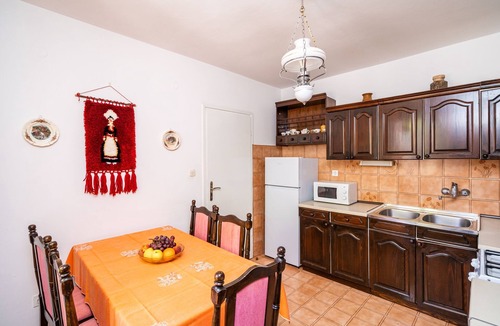 Gornji Kono Apartment | Apartments Stella - Three-Bedroom Apartment with Balcony and Terrace