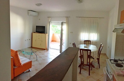 Povljana Apartment | Apartments Stipo, (15475), Povljana, hr