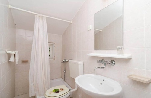 Drace Apartment | Apartments Sutvid- Two Bedroom Apartment with Balcony and Sea View