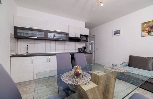 Banjol Apartment | Apartments Toni (65471-A1) - Banjol - island Rab