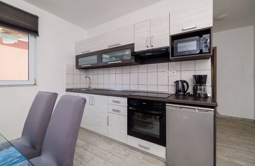 Banjol Apartment | Apartments Toni (65471-A1) - Banjol - island Rab