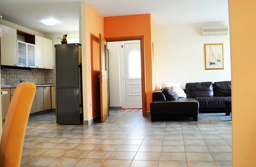 Pucisca Apartment | Apartments Tonka, (15099), Pucišca, hr