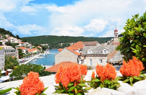 Pucisca Apartment | Apartments Tonka, (15099), Pucišca, hr