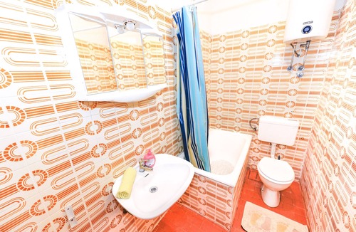 Zrce Apartment | Apartments URICA for max. 12 people near the center and beach