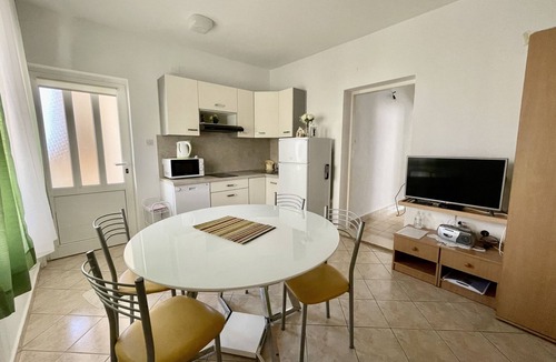Veli Rat Apartment | Apartments Veli Rat (89391-A1) - Veli Rat (Dugi otok)