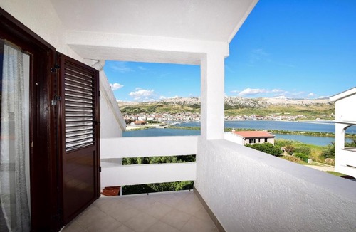 Pag House | Apartments Valentić