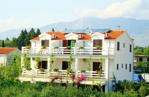 Sucuraj Apartment | Apartments Vice, (11654), Sućuraj, hr