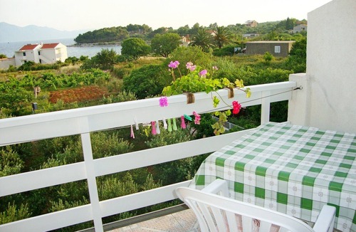 Sucuraj Apartment | Apartments Vice, (11654), Sućuraj, hr