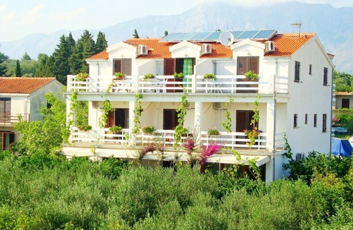Sucuraj Apartment | Apartments Vice, (11656), Sućuraj, hr