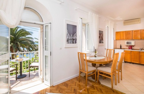 Molunat Apartment | Apartments Vidak - One Bedroom Apartment with Balcony and Sea View - (A4)
