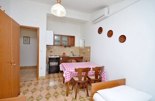 Jadrtovac Apartment | Apartments Vila Punta (10691-A1) - Jadrtovac