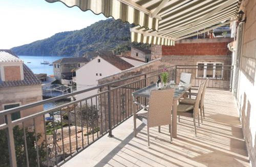 Komiza Apartment | Apartments Villa Beba