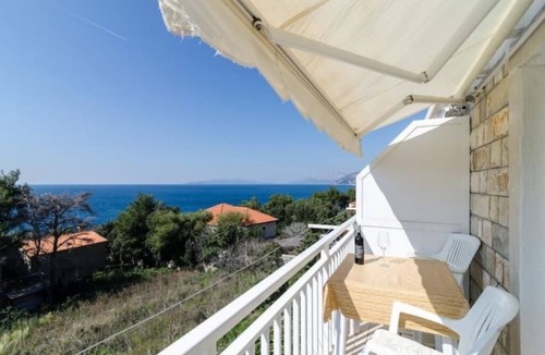 Orebic Apartment | Apartments Villa Ana Dingač - One Bedroom Apartment with Balcony and Sea View