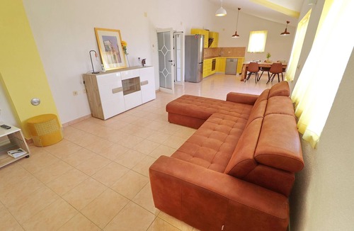Orebic Apartment | Apartments Villa Michele-Three Bedroom Apartment with Partial Sea View (Grejp)