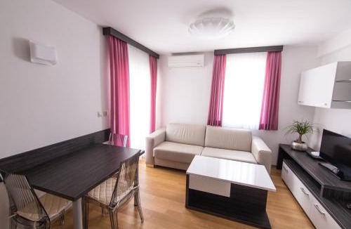 Okrug Donji House | Apartments Villa Novak 1