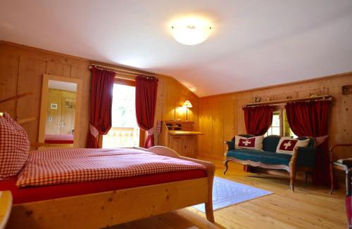 Meierhof Apartment | Apartments Villa Surlej