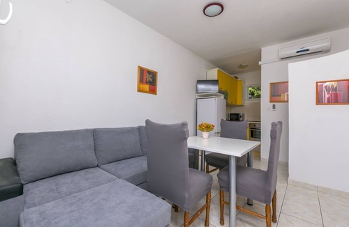 Podglavica Apartment | Apartments Vinčić (49931-A2) - Rogoznica