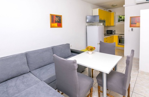 Podglavica Apartment | Apartments Vinčić (49931-A2) - Rogoznica