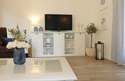 Stomorska Apartment | Apartments Vinka, (15957), Stomorska, Croatia