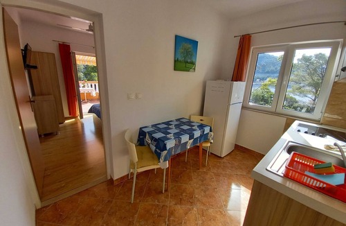 Sobra Apartment | Apartments Vinko Mljet- One-Bedroom Apartment with Terrace (A5)