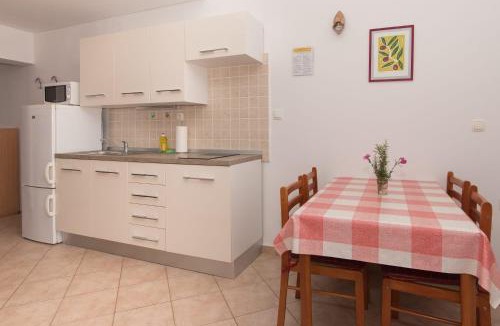 Kaprije Apartment | Apartments Vjera