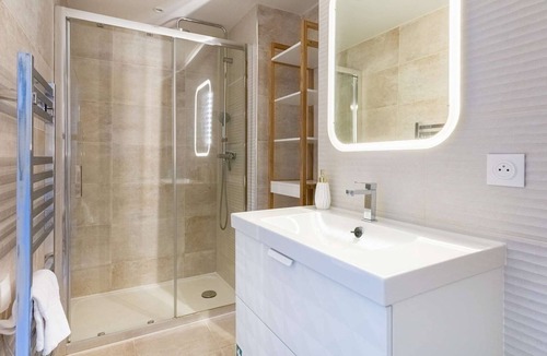 Jean Jaures Apartment | Apartments with a large queen-size bed.