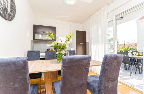 Novalja Apartment | Apartments with Pool and Balcony