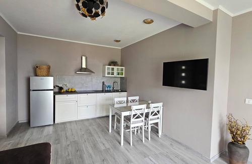 Matohanci Apartment | Apartments with Shared Pool Casa Bianca