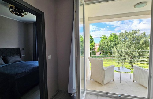 Matohanci Apartment | Apartments with Shared Pool Casa Bianca