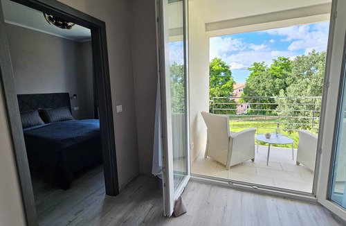 Matohanci Apartment | Apartments with Shared Pool Casa Bianca