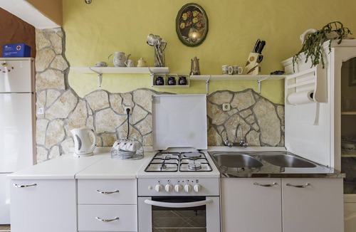 Tinjan Apartment | Apartments with swimming pools, large garden