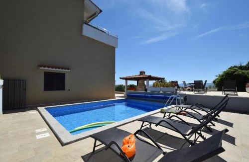 Omisalj Apartment | Apartments Zrinka