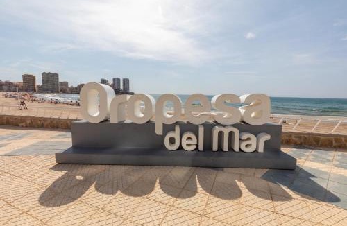 Oropesa del Mar Apartment | ApartUP Acapulco Beachfront Views
