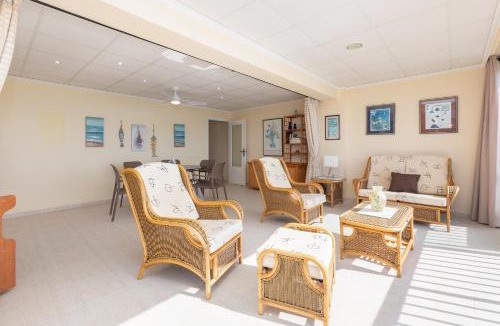 Oropesa del Mar Apartment | ApartUP Acapulco Beachfront Views
