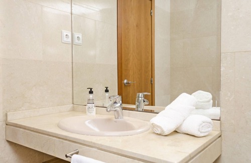 Penya-roja Apartment | ApartUP Blue Opera View