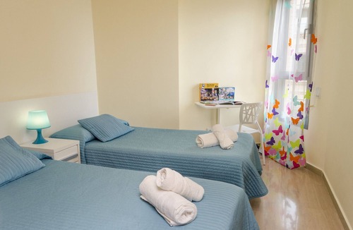 Penya-roja Apartment | ApartUP Blue Opera View