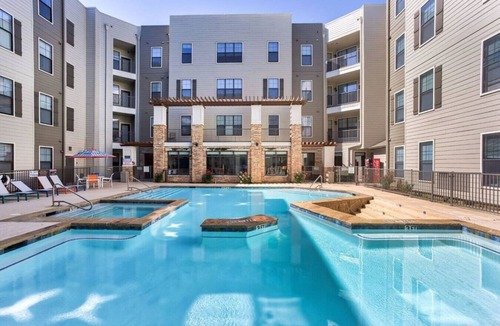 Central Arlington Apartment | Apex Executive Apartments - 820 Benge Dr TX