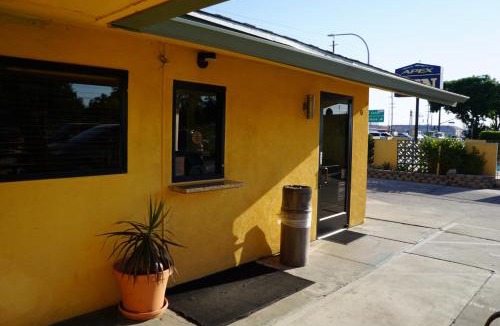 Modesto Hotel | Apex Inn