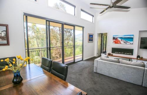 Bright House | Apex Villa