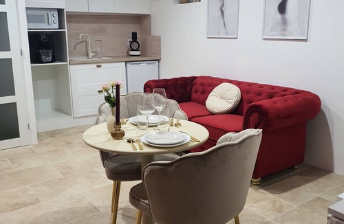 Maraussan Apartment | Aphrodisia Love concept