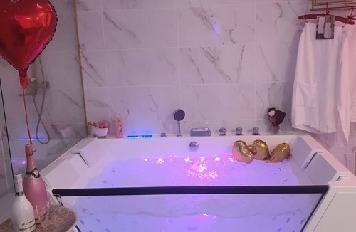 Maraussan Apartment | Aphrodisia Love concept