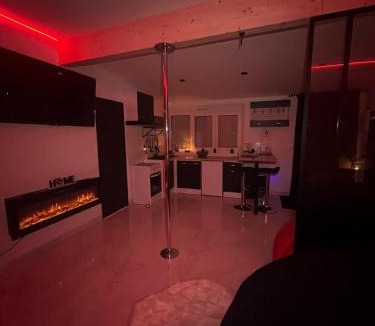 Chateau-Landon Apartment | Aphrodite LoveRoom