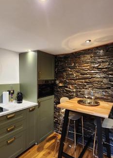Balleroy Apartment | Aphrodite Spa