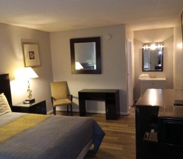Winchester Hotel | APM Inn and Suites