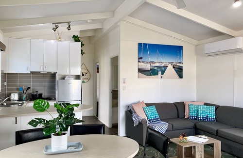 Apollo Bay Hotel | Apollo Bay Waterfront Motor Inn