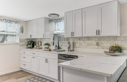 Apollo Beach House | Apollo Beach House w/Poolside bar + Fun Amenities