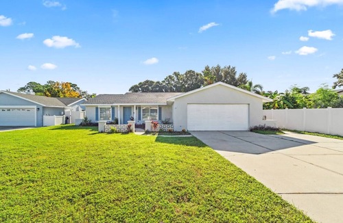 Apollo Beach House | Apollo Beach pool home fun & games